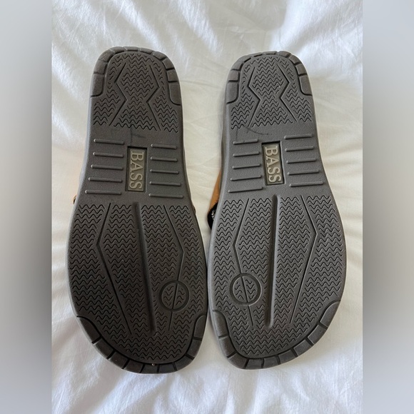 Bass Mens Sz 11 Sunjuns Thong Sandal Suede Leather Brown Tan EXCELLENT. main image 6